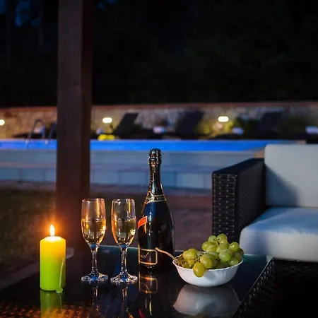 Curta Сasa de vacaciones *