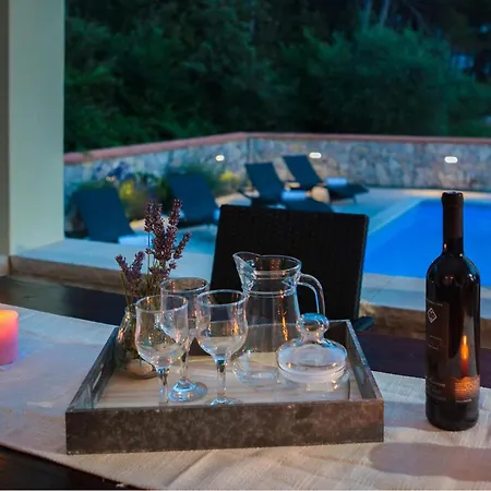 Curta * Privlaka (Zadar)