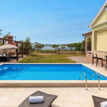Ferienhaus Curta Privlaka (Zadar)
