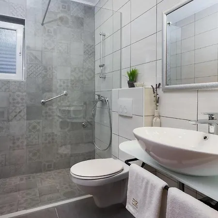 Ferienhaus Curta Privlaka (Zadar)