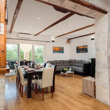 Curta Feriehus Privlaka (Zadar)