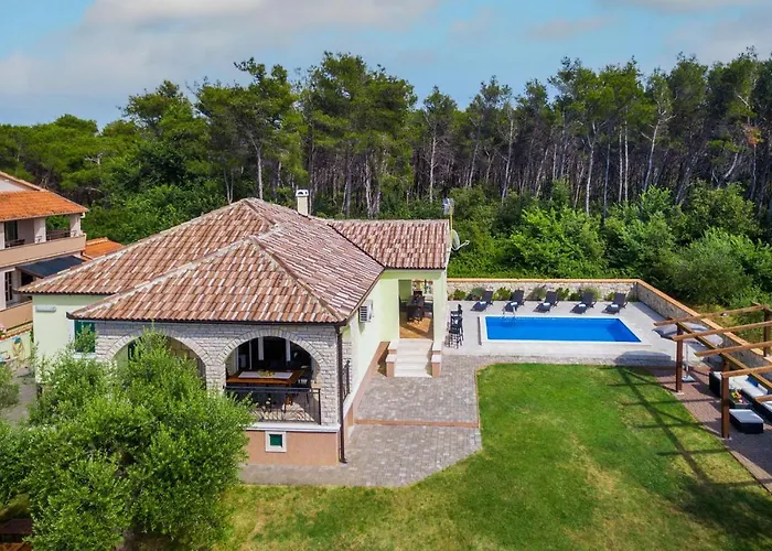 Curta Dom wakacyjny *