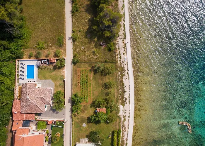 Curta * Privlaka (Zadar)